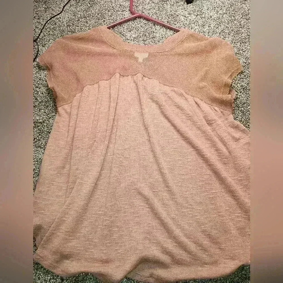 2/$30 Lady's BKE Lightweight Summer top (#308) - Picture 3 of 9